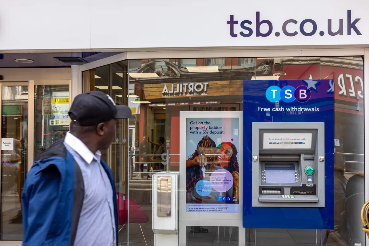 Santander dan Barclays Dikabarkan Jadi Penawar Terakhir TSB Sabadell